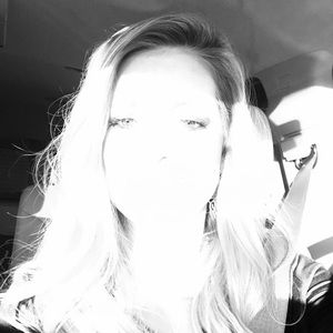 Meet your Posher, Alicia